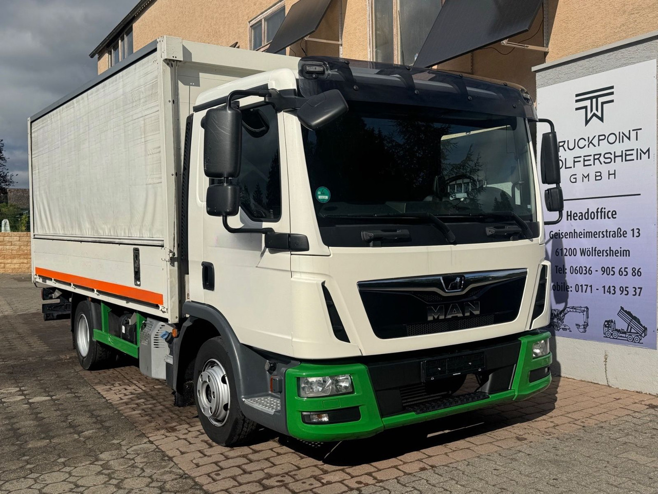 MAN TGL 8.190/GT-Rollo/B-L/Klima/aus1.Hand - شاحنة المشروبات: صورة 1 MAN TGL 8.190/GT-Rollo/B-L/Klima/aus1.Hand - شاحنة المشروبات: صورة 1