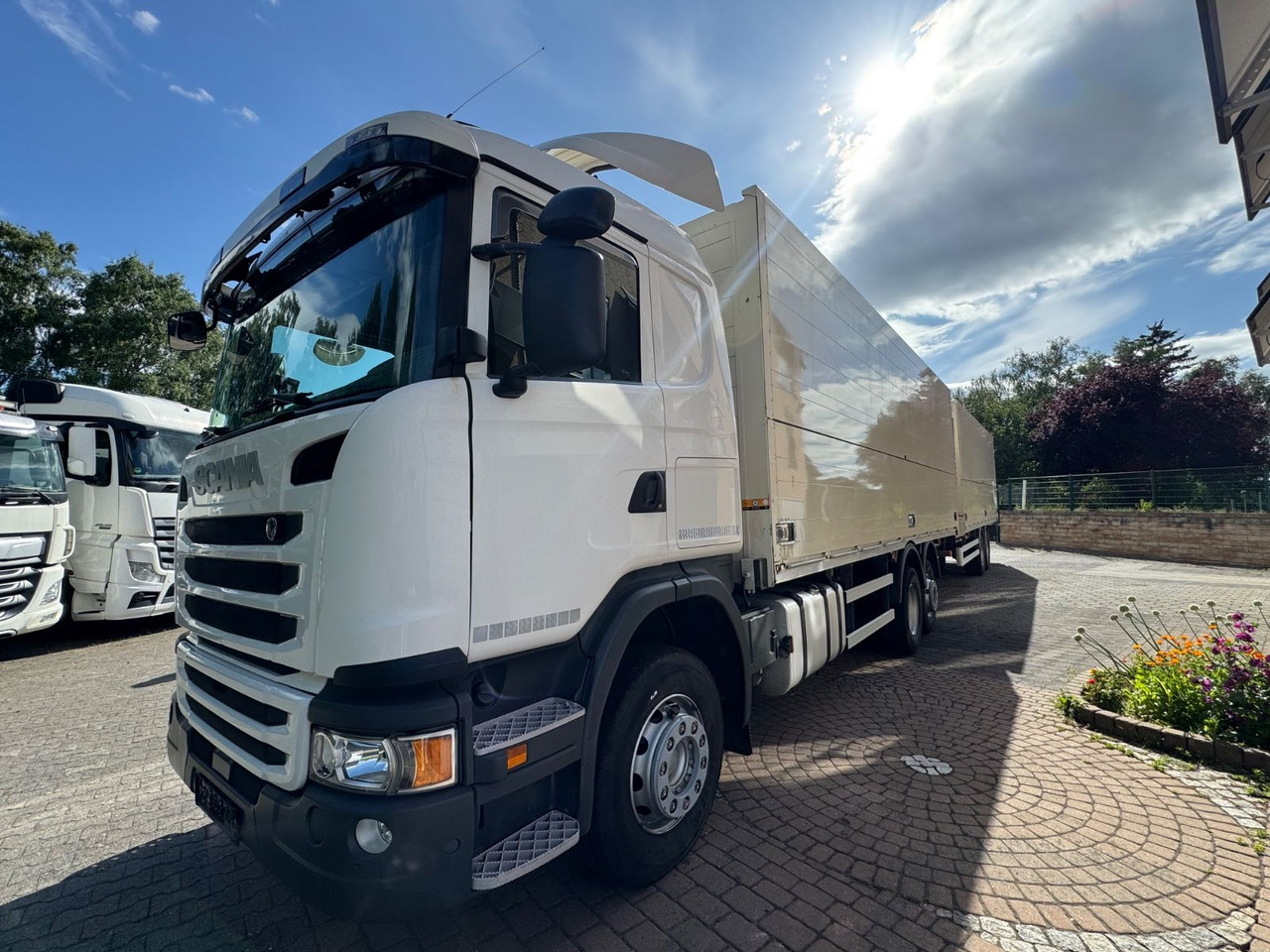 Scania G410/Lenk-Lift/2xLBW/inkl. Anhänger/Tüv-neu - شاحنة المشروبات: صورة 2 Scania G410/Lenk-Lift/2xLBW/inkl. Anhänger/Tüv-neu - شاحنة المشروبات: صورة 2
