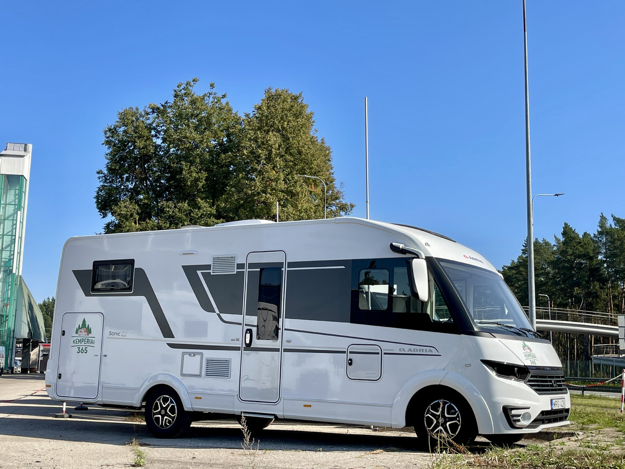 ADRIA Sonic Plus 700SL - موتر هوم متكامل: صورة 2 ADRIA Sonic Plus 700SL - موتر هوم متكامل: صورة 2