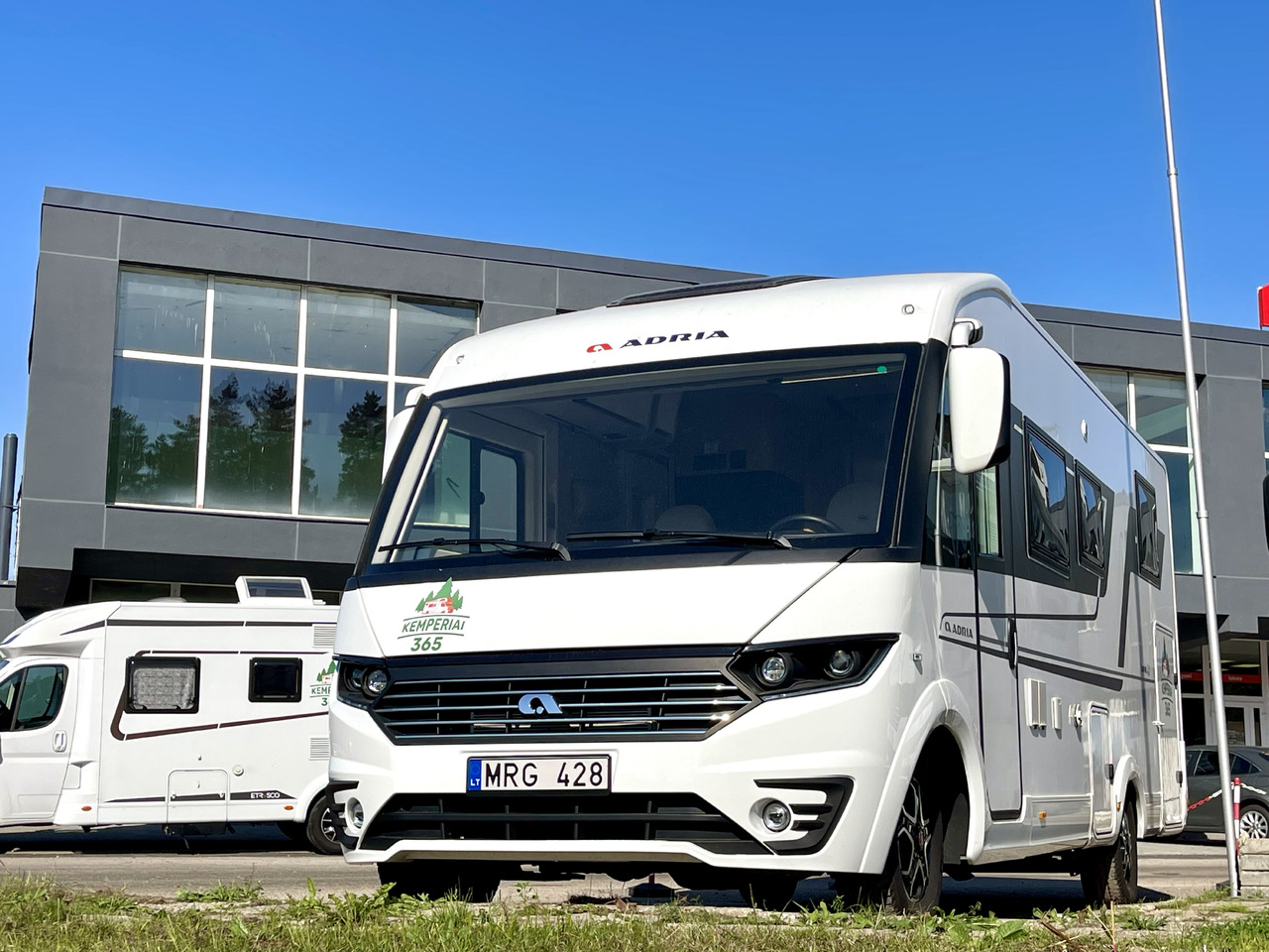 ADRIA Sonic Plus 700SL - موتر هوم متكامل: صورة 1 ADRIA Sonic Plus 700SL - موتر هوم متكامل: صورة 1