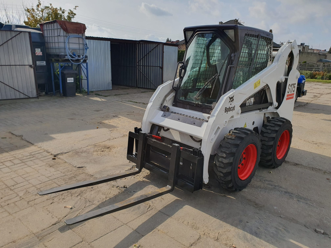 BOBCAT S175 - شيول صغير: صورة 1 BOBCAT S175 - شيول صغير: صورة 1