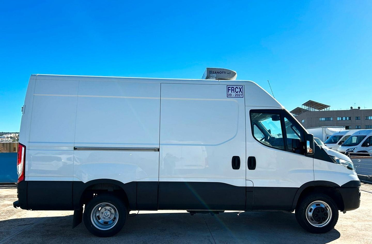 Iveco Daily 35C15 Furgone gemellato Isotermico - شاحنة مُبرّدة للتوصيل: صورة 4 Iveco Daily 35C15 Furgone gemellato Isotermico - شاحنة مُبرّدة للتوصيل: صورة 4