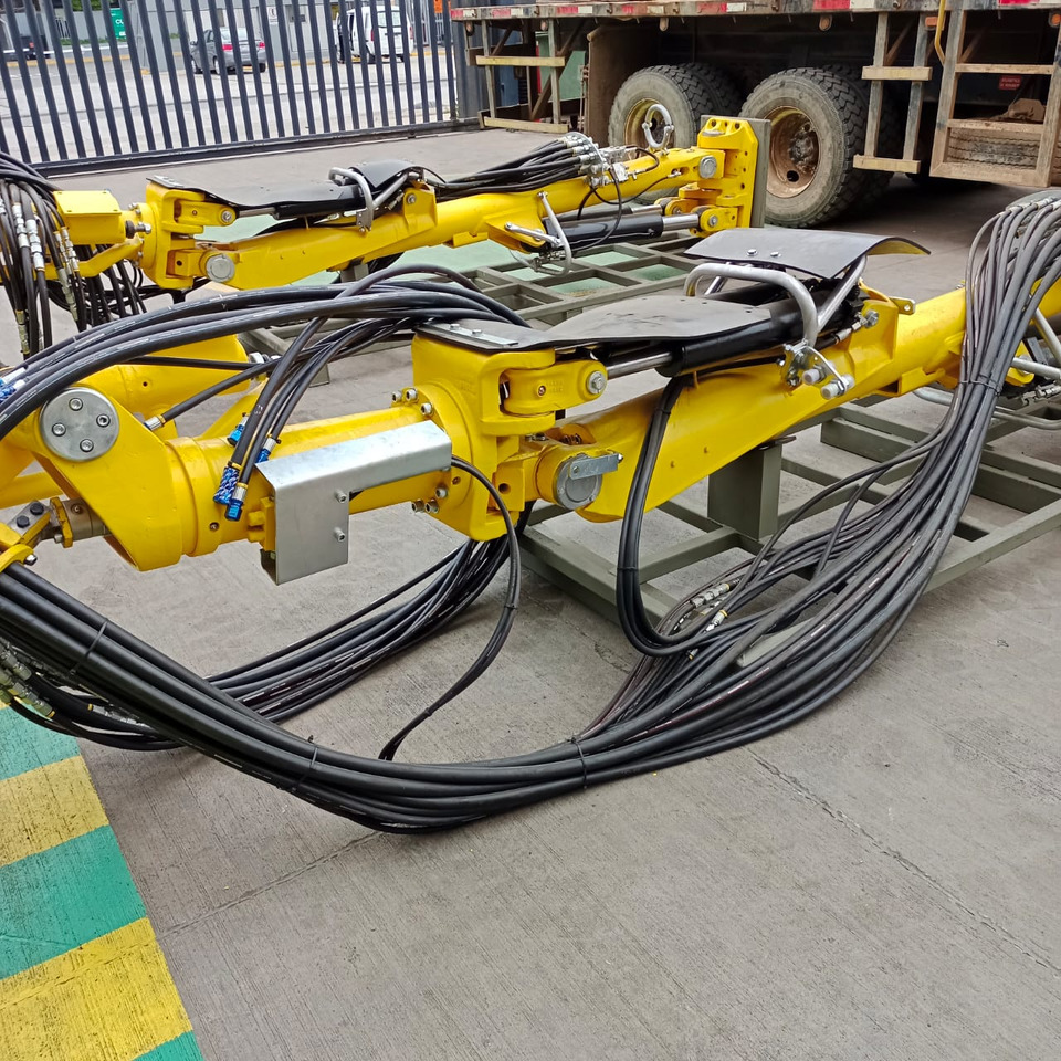 ATLAS COPCO EPIROC BRAZOS BUT28 PARA JUMBOS BOOMER 281 Y 282 - آلة التعدين: صورة 1 ATLAS COPCO EPIROC BRAZOS BUT28 PARA JUMBOS BOOMER 281 Y 282 - آلة التعدين: صورة 1