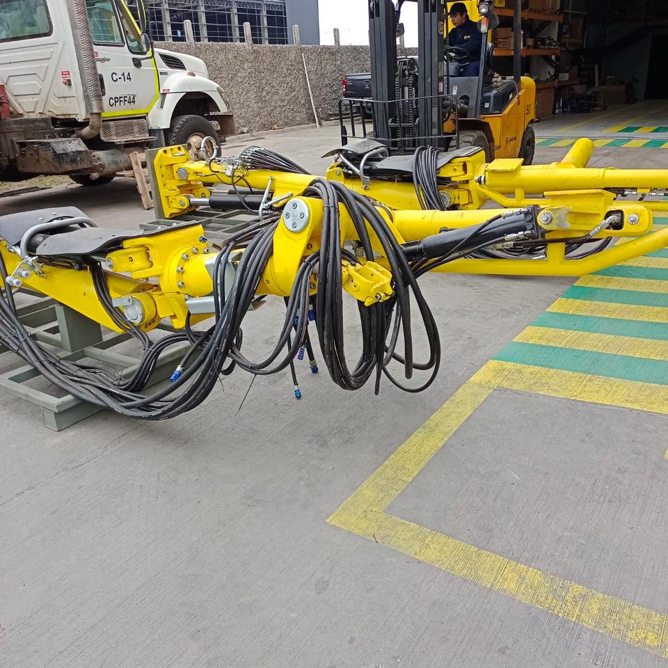 ATLAS COPCO EPIROC BRAZOS BUT28 PARA JUMBOS BOOMER 281 Y 282 - آلة التعدين: صورة 2 ATLAS COPCO EPIROC BRAZOS BUT28 PARA JUMBOS BOOMER 281 Y 282 - آلة التعدين: صورة 2
