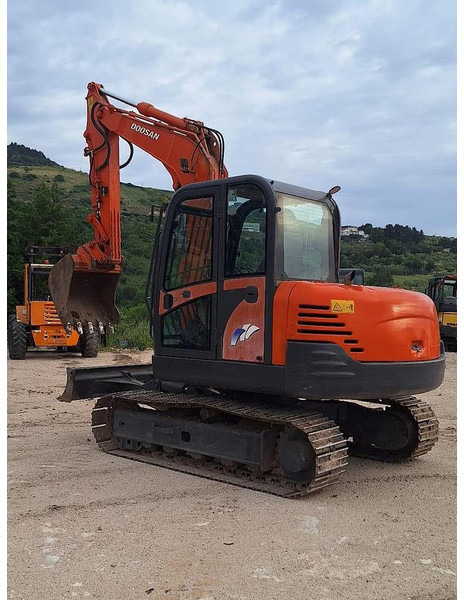 Doosan SOLAR 75V - حفارة: صورة 1 Doosan SOLAR 75V - حفارة: صورة 1