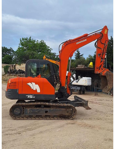 Doosan SOLAR 75V - حفارة: صورة 3 Doosan SOLAR 75V - حفارة: صورة 3