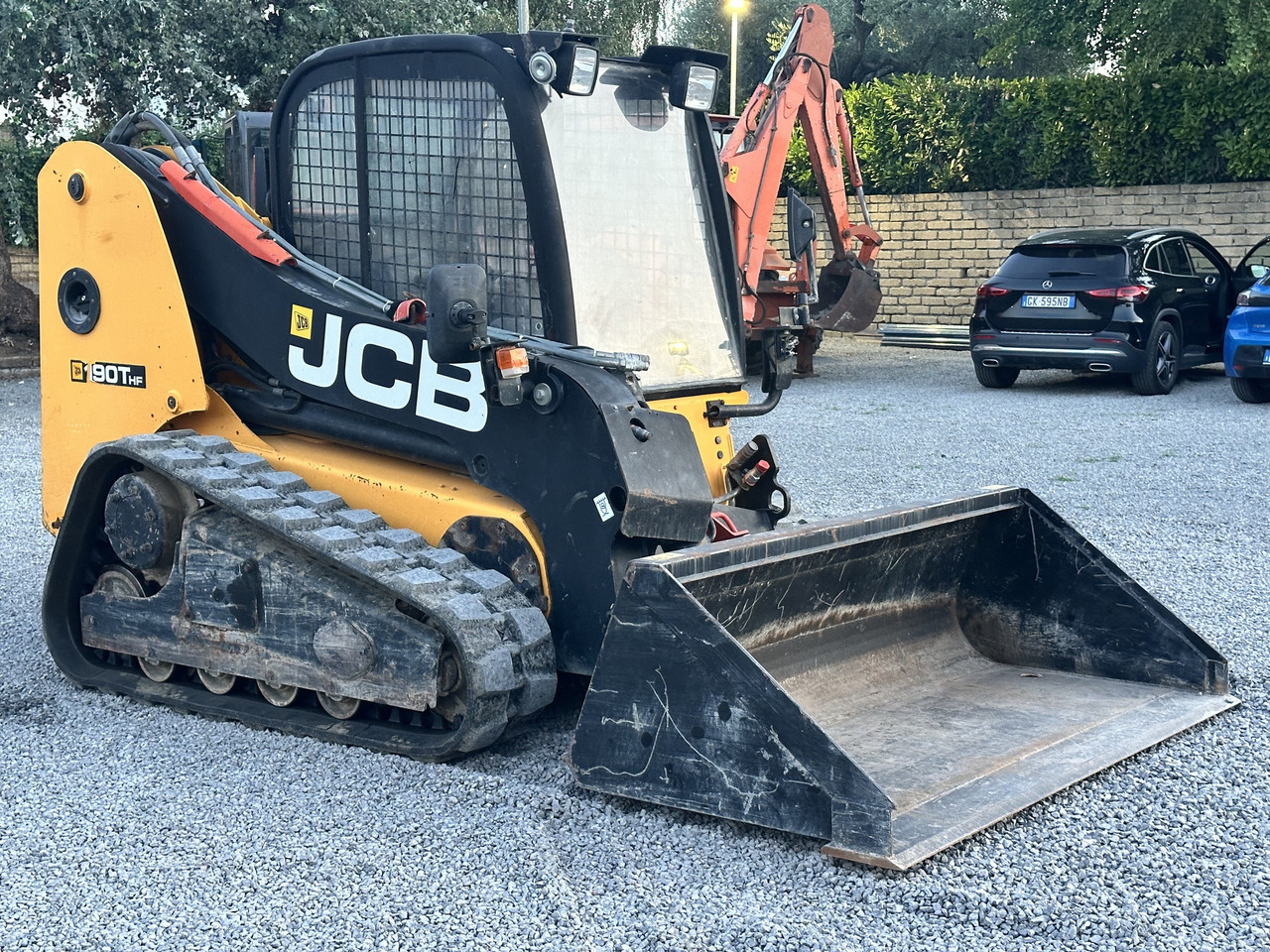 JCB 190T-HF - اللودر المجنزر صغير: صورة 1 JCB 190T-HF - اللودر المجنزر صغير: صورة 1
