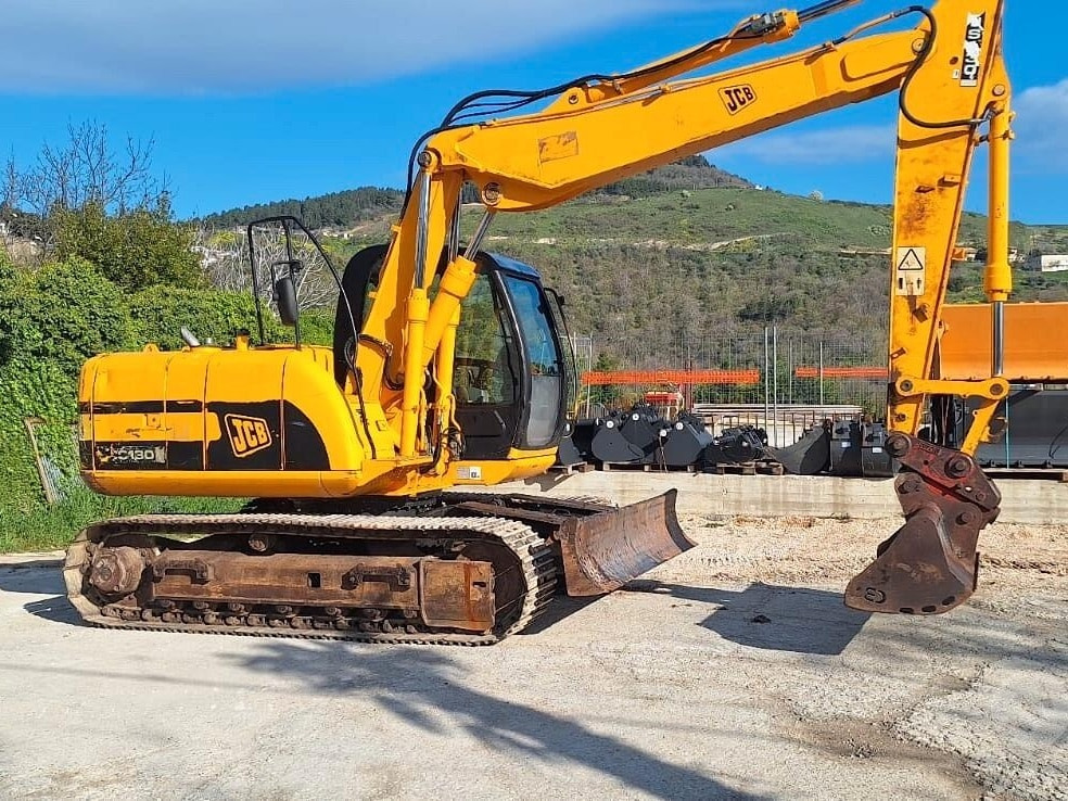 JCB JS130 - حفار زحاف: صورة 1 JCB JS130 - حفار زحاف: صورة 1
