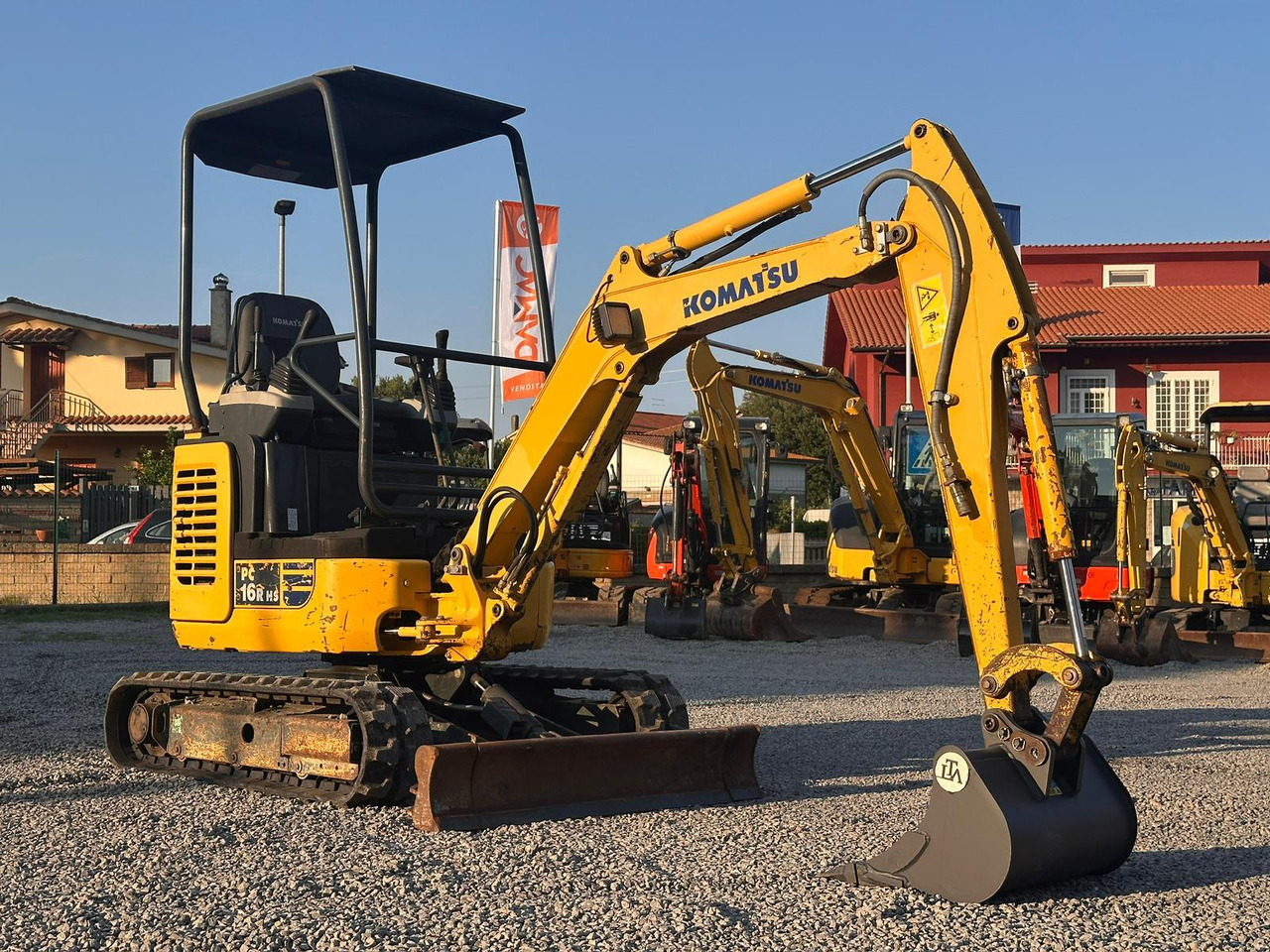 KOMATSU PC16R-3HS - حفارة مُصَّغرة: صورة 1 KOMATSU PC16R-3HS - حفارة مُصَّغرة: صورة 1