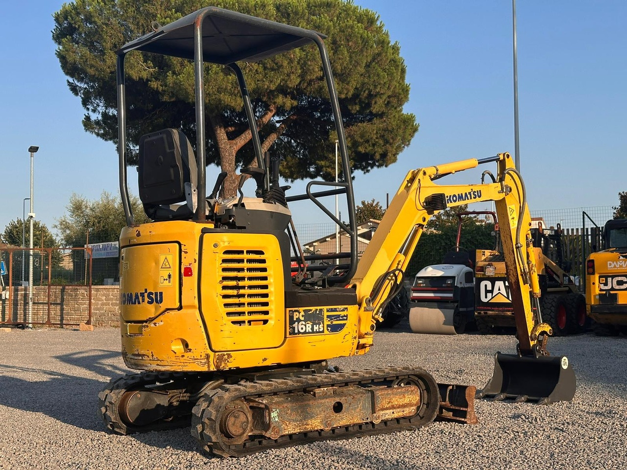 KOMATSU PC16R-3HS - حفارة مُصَّغرة: صورة 3 KOMATSU PC16R-3HS - حفارة مُصَّغرة: صورة 3