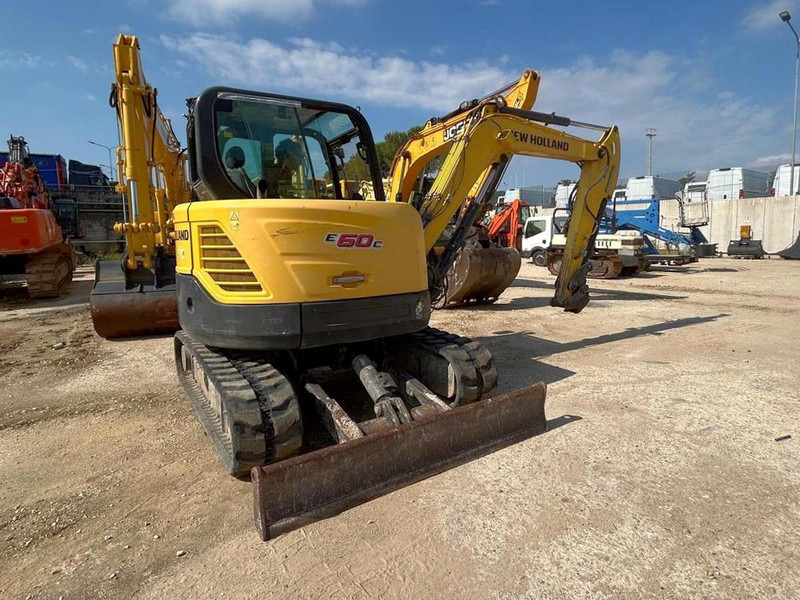 New Holland E60C - حفارة مُصَّغرة: صورة 3 New Holland E60C - حفارة مُصَّغرة: صورة 3