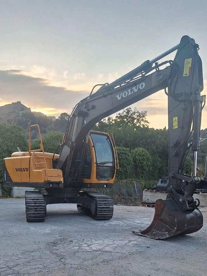 VOLVO EC140BLC - حفار زحاف: صورة 3 VOLVO EC140BLC - حفار زحاف: صورة 3
