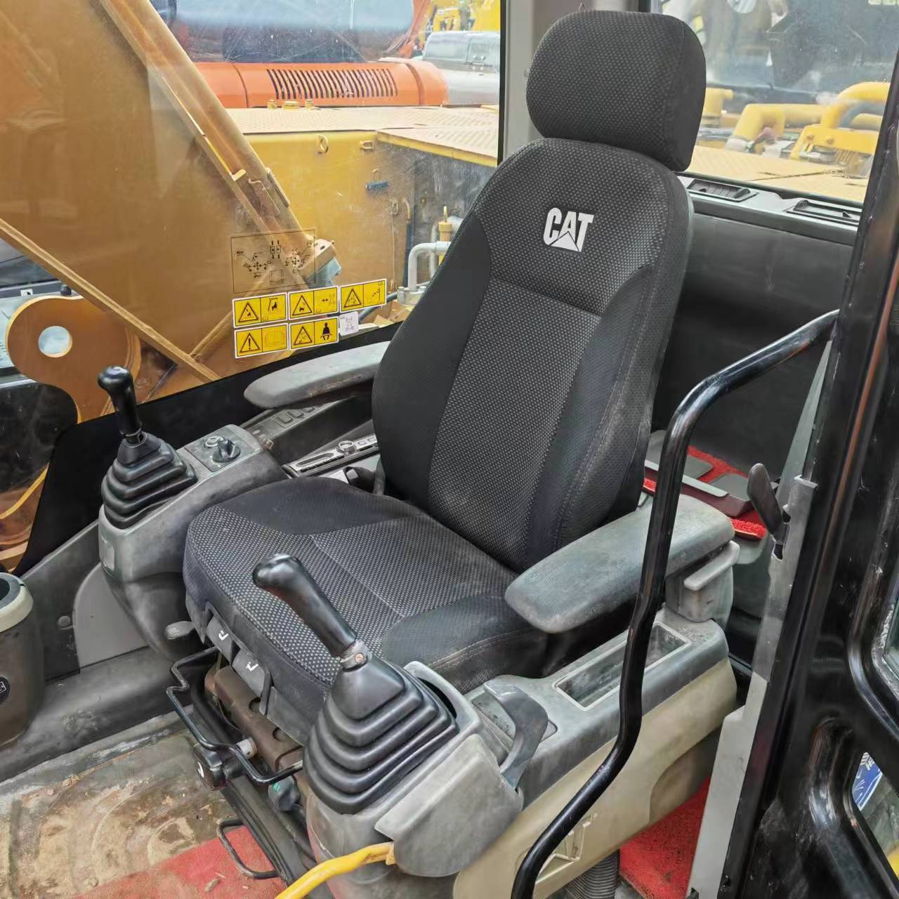 حفار زحاف CATERPILLAR 325D2: صورة 6 حفار زحاف CATERPILLAR 325D2: صورة 6