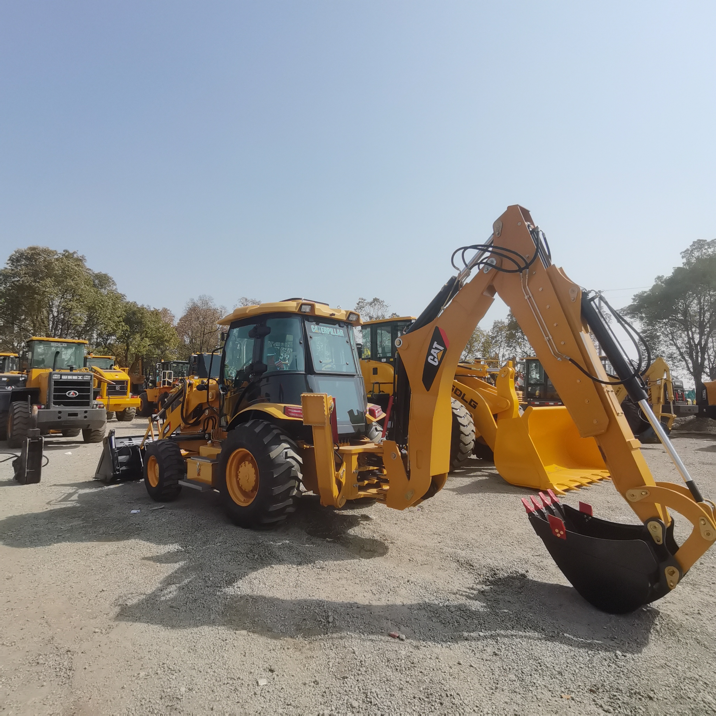 CATERPILLAR 420F - جرافة حفار: صورة 3 CATERPILLAR 420F - جرافة حفار: صورة 3