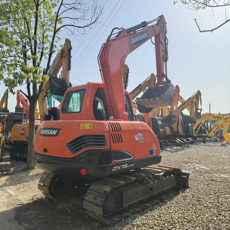 DOOSAN DX75 - حفارة مُصَّغرة: صورة 2 DOOSAN DX75 - حفارة مُصَّغرة: صورة 2