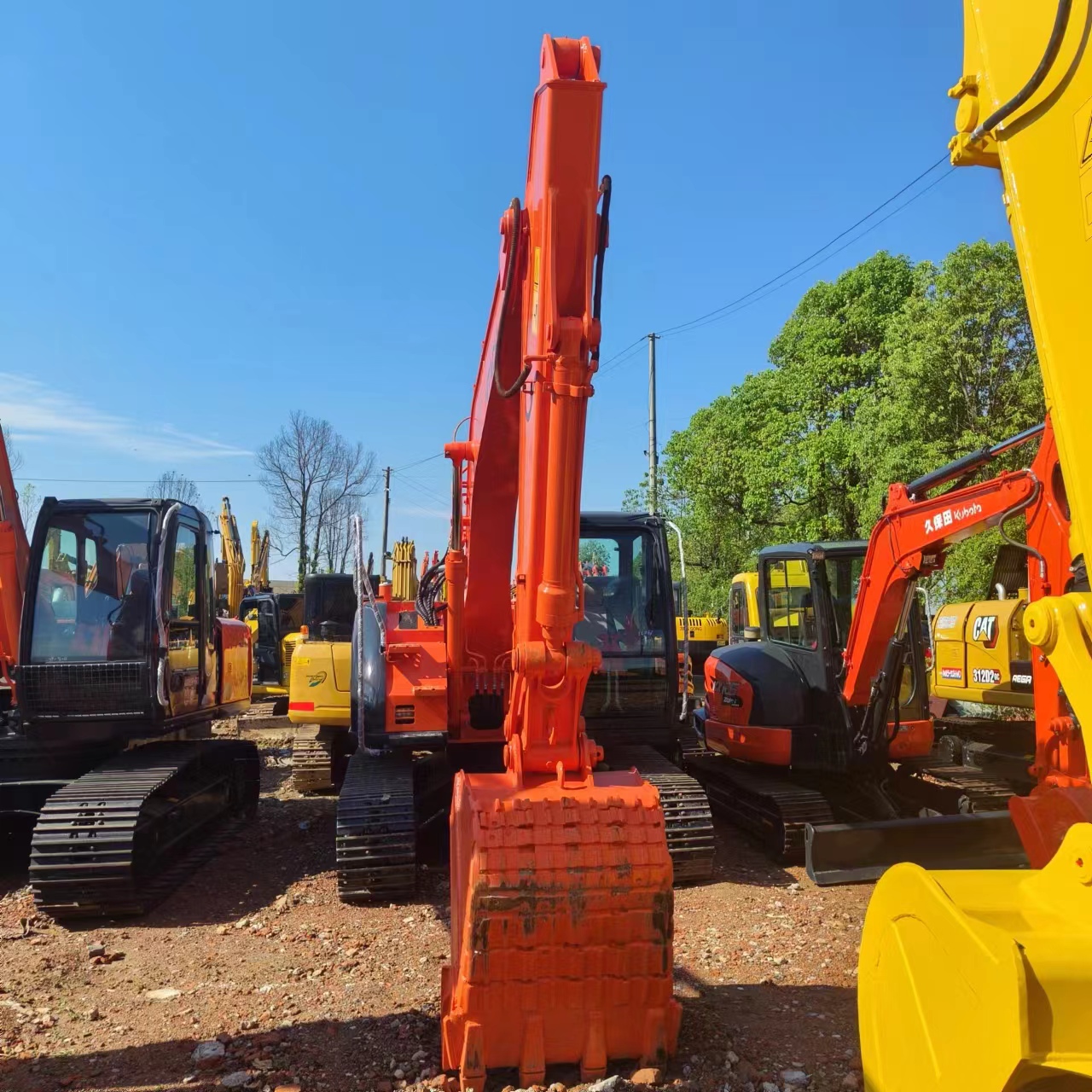 HITACHI ZX135 - حفار زحاف: صورة 5 HITACHI ZX135 - حفار زحاف: صورة 5