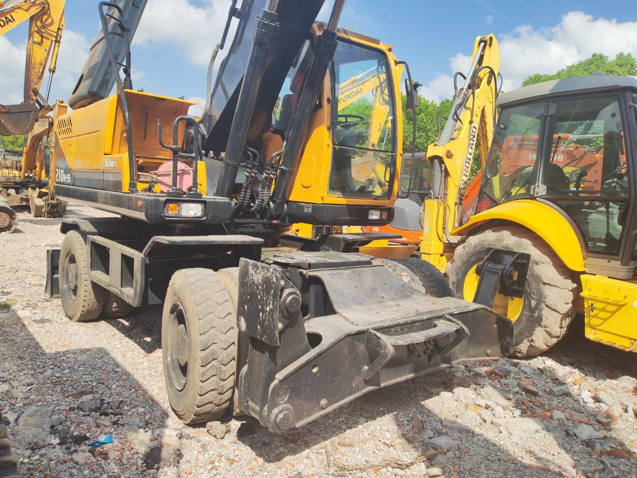 HYUNDAI R210W-9 - حفارة دولاب: صورة 3 HYUNDAI R210W-9 - حفارة دولاب: صورة 3