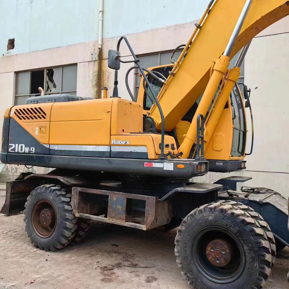 HYUNDAI R220LC-9S - حفارة دولاب: صورة 4 HYUNDAI R220LC-9S - حفارة دولاب: صورة 4