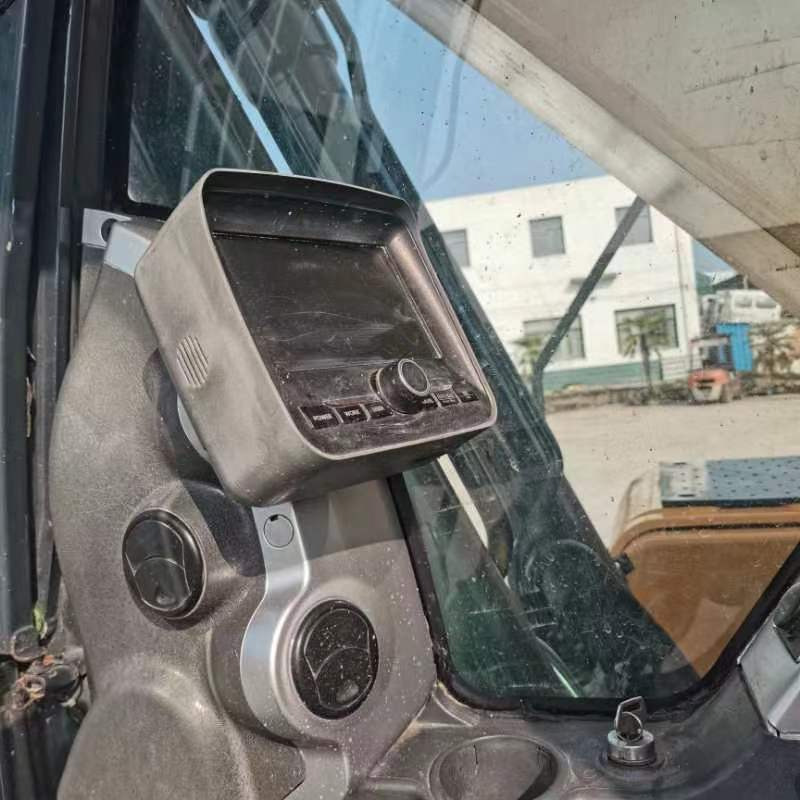 HYUNDAI R220LC-9S - حفار زحاف: صورة 4 HYUNDAI R220LC-9S - حفار زحاف: صورة 4