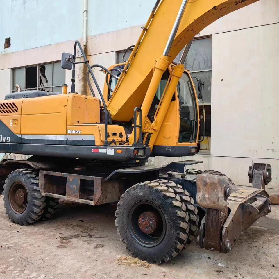 HYUNDAI R220LC-9S - حفارة دولاب: صورة 2 HYUNDAI R220LC-9S - حفارة دولاب: صورة 2