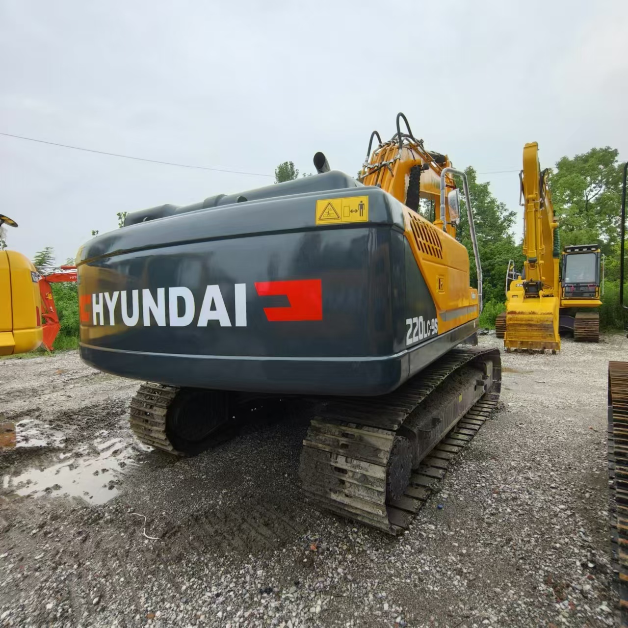 حفار زحاف HYUNDAI R220LC-9S: صورة 16
