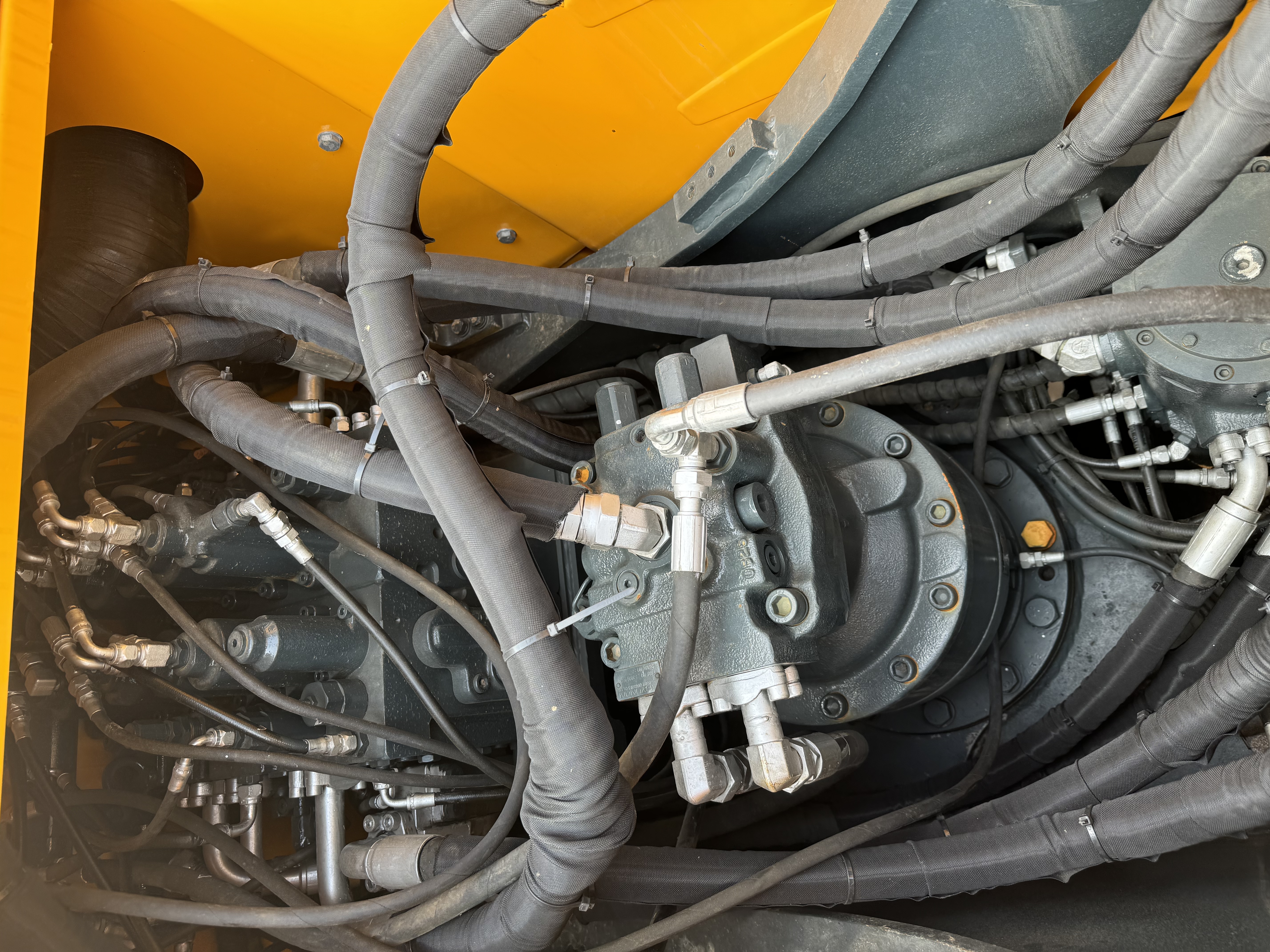 Hyundai 210W-9 - حفارة دولاب: صورة 4 Hyundai 210W-9 - حفارة دولاب: صورة 4