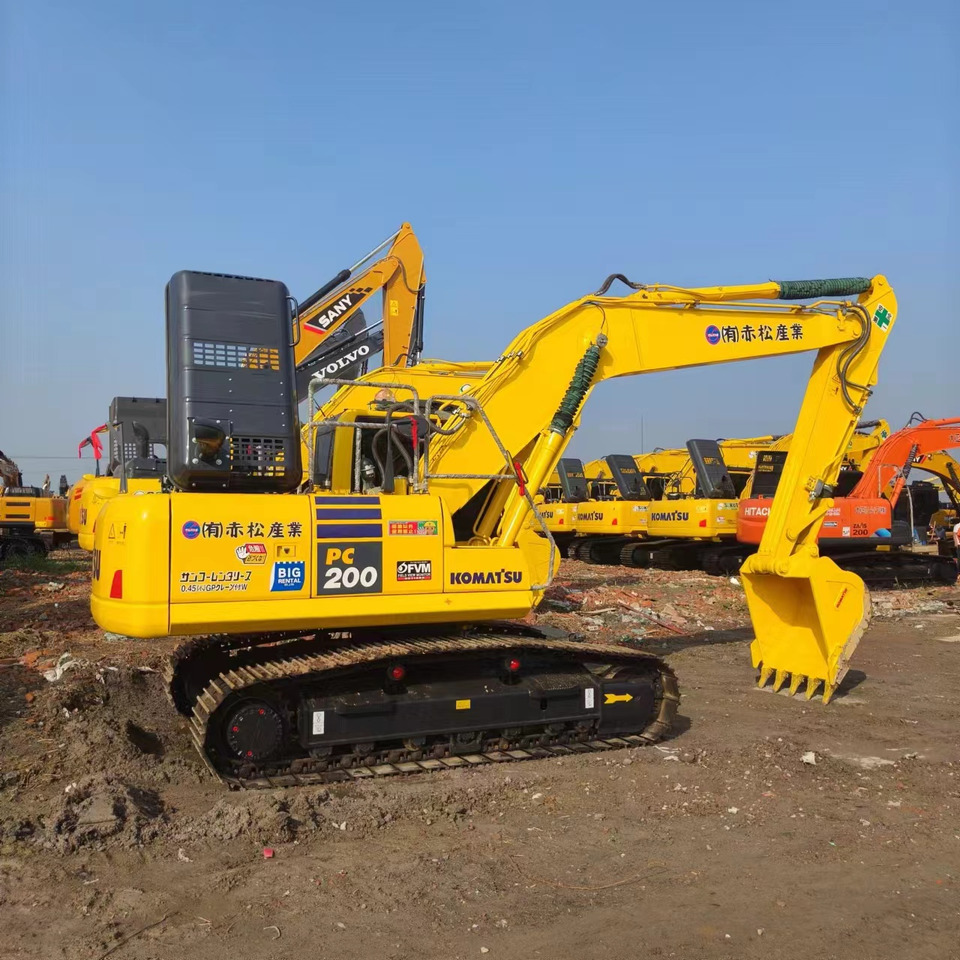 KOMATSU PC200 - حفار زحاف: صورة 2 KOMATSU PC200 - حفار زحاف: صورة 2