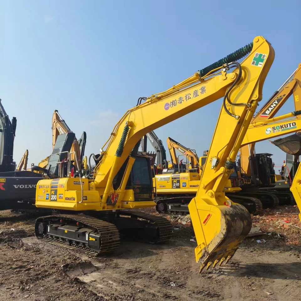 حفار زحاف KOMATSU PC200: صورة 6