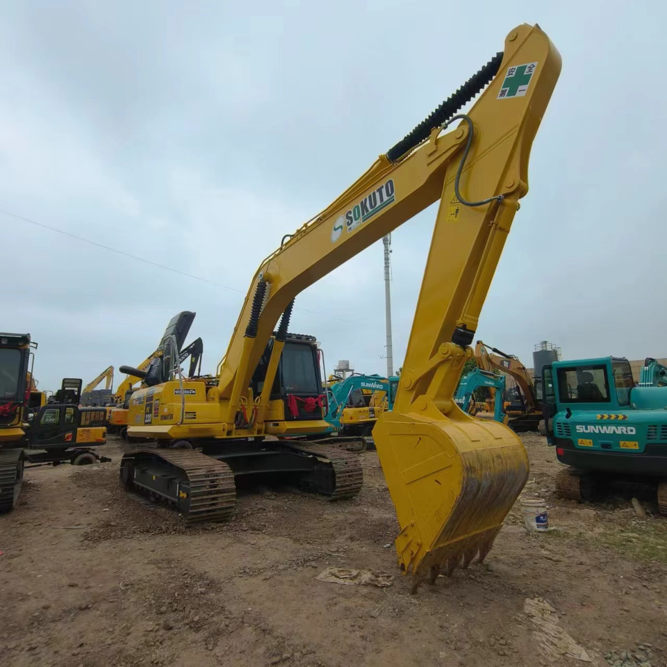 KOMATSU PC220-8 - حفار زحاف: صورة 2 KOMATSU PC220-8 - حفار زحاف: صورة 2