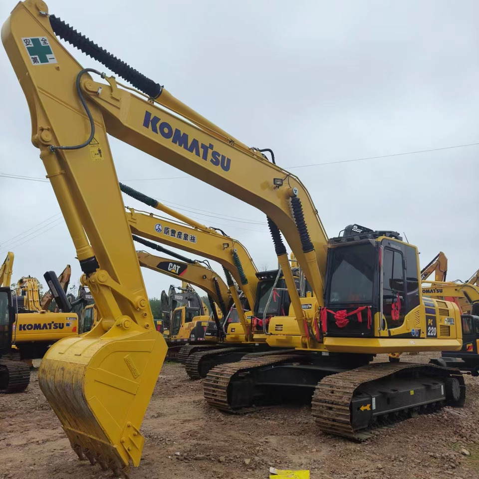 KOMATSU PC220-8 - حفار زحاف: صورة 1 KOMATSU PC220-8 - حفار زحاف: صورة 1
