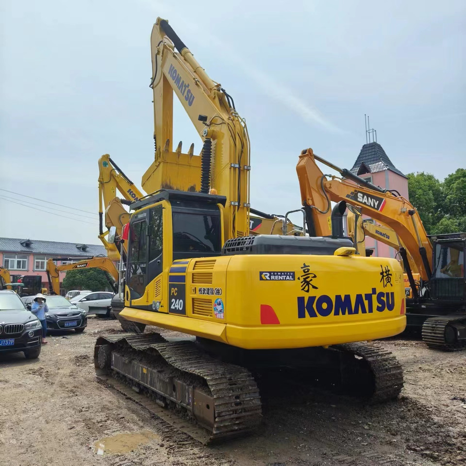 KOMATSU PC240LC-8 - حفار زحاف: صورة 5 KOMATSU PC240LC-8 - حفار زحاف: صورة 5