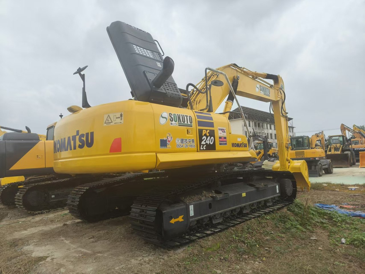 KOMATSU PC240LC-8 - حفار زحاف: صورة 1 KOMATSU PC240LC-8 - حفار زحاف: صورة 1