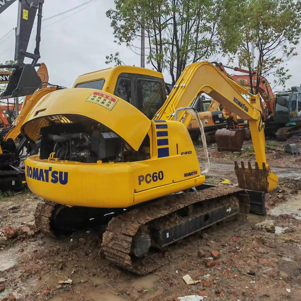 KOMATSU PC60-7 - حفار زحاف: صورة 4 KOMATSU PC60-7 - حفار زحاف: صورة 4