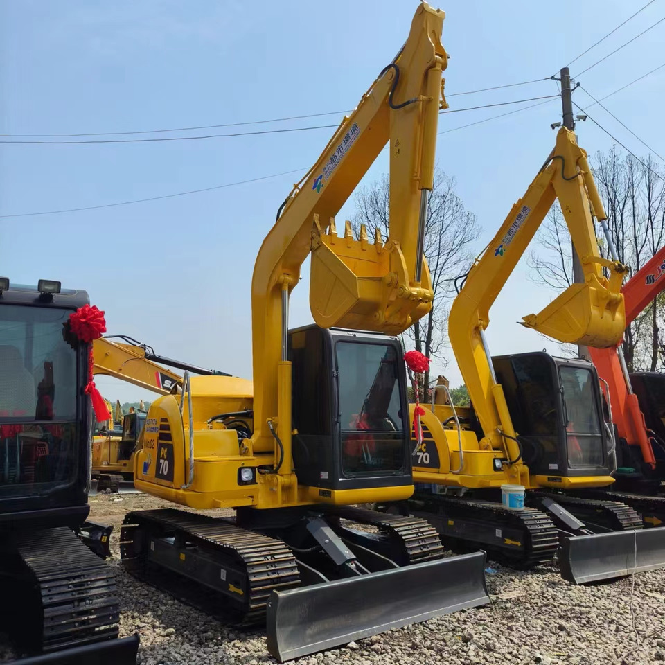 KOMATSU PC70-8 - حفار زحاف: صورة 1 KOMATSU PC70-8 - حفار زحاف: صورة 1