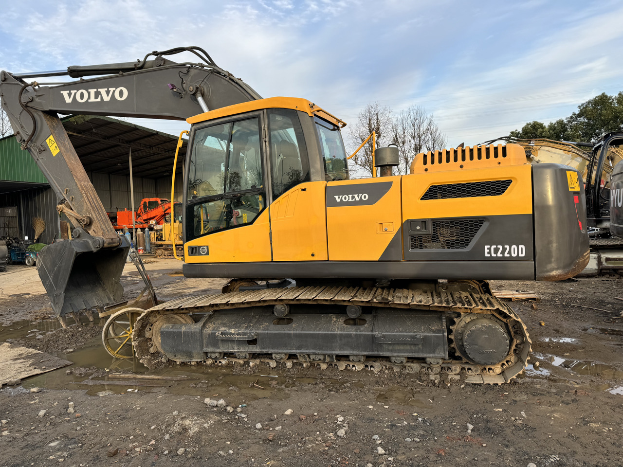 VOLVO EC220D - حفار زحاف: صورة 2 VOLVO EC220D - حفار زحاف: صورة 2