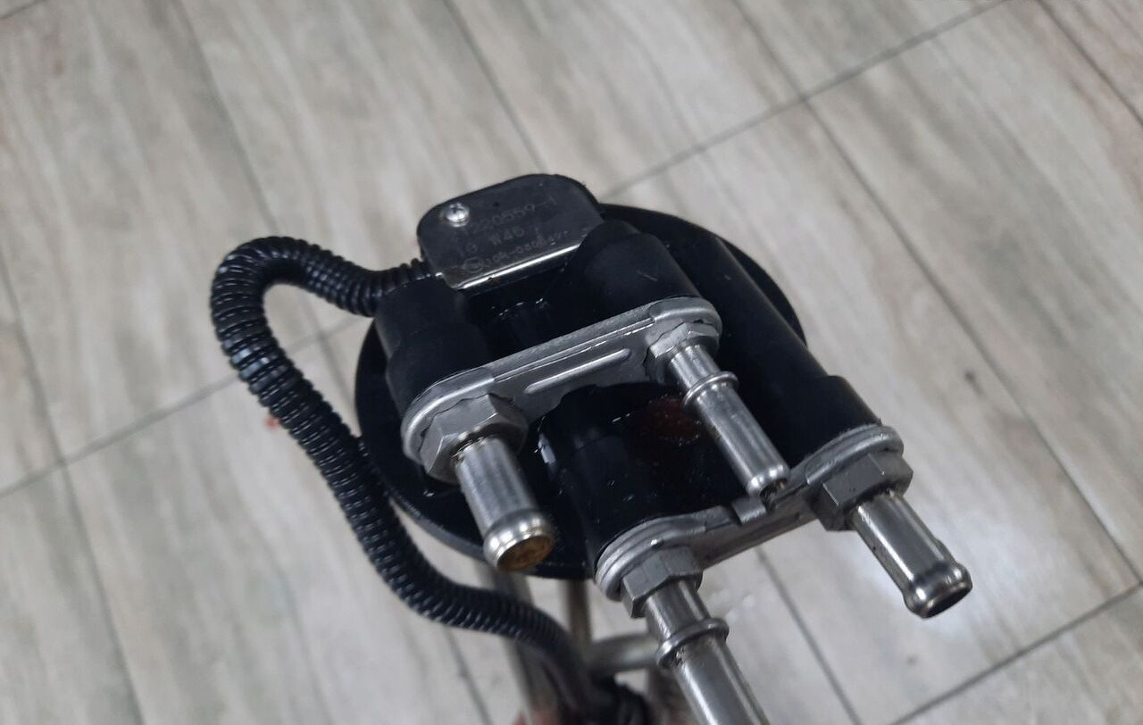 1 Renault DXI - كاتم الصوت/الخمارات - شاحنة: صورة 1 1 Renault DXI - كاتم الصوت/الخمارات - شاحنة: صورة 1