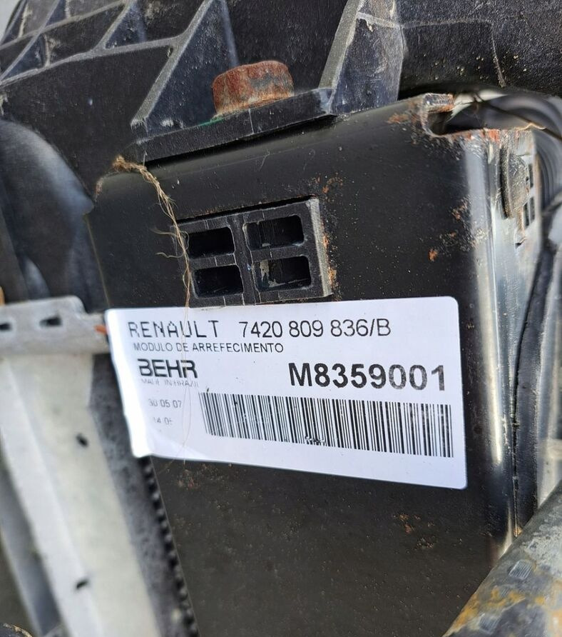 Behr KOMPLET CHŁODNIC RENAULT MIDLUM DXI 5 - مبرد المحرك - شاحنة: صورة 2 Behr KOMPLET CHŁODNIC RENAULT MIDLUM DXI 5 - مبرد المحرك - شاحنة: صورة 2