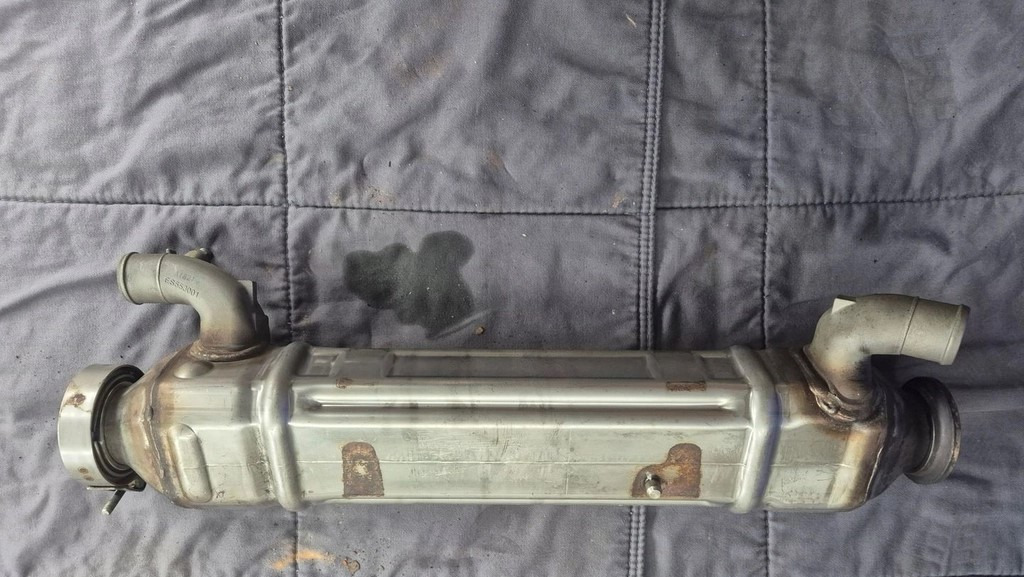 FORD CHŁODNICA CHŁODNICZKA SPALIN EGR FORD F-MAX 500 TRUCKS GC46 9F464 AC - مبرد EGR - شاحنة: صورة 3 FORD CHŁODNICA CHŁODNICZKA SPALIN EGR FORD F-MAX 500 TRUCKS GC46 9F464 AC - مبرد EGR - شاحنة: صورة 3