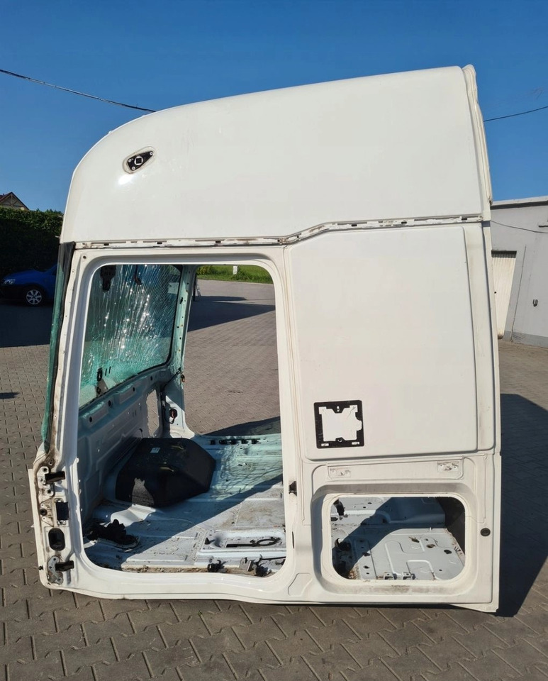 GOŁA SZKIELET POSZYCIE BLACHA RENAULT GAMA T HIGH WYSOKA KABINA - USZKODZONA - كابينة: صورة 2 GOŁA SZKIELET POSZYCIE BLACHA RENAULT GAMA T HIGH WYSOKA KABINA - USZKODZONA - كابينة: صورة 2