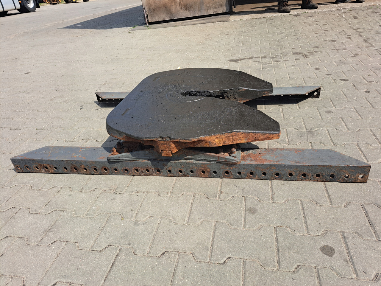 Georg Fischer GF SIODŁO GF+ FSK200 140 MM WSPORNIK VOLVO FH FM 9 12 13 - وصلة العجلة الخامسة - شاحنة: صورة 3 Georg Fischer GF SIODŁO GF+ FSK200 140 MM WSPORNIK VOLVO FH FM 9 12 13 - وصلة العجلة الخامسة - شاحنة: صورة 3