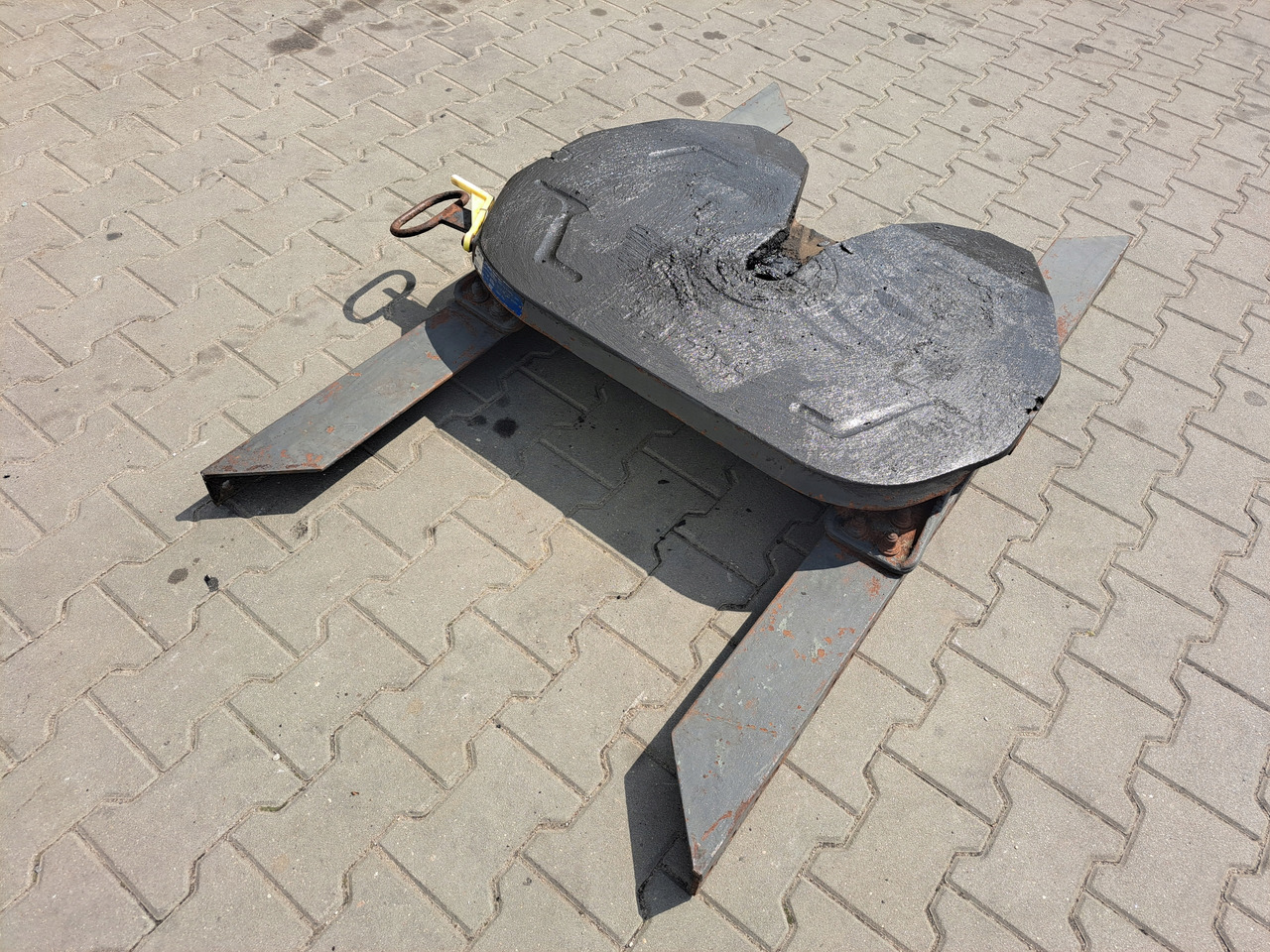 Georg Fischer GF SIODŁO GF+ FSK200 140 MM WSPORNIK VOLVO FH FM 9 12 13 - وصلة العجلة الخامسة - شاحنة: صورة 4 Georg Fischer GF SIODŁO GF+ FSK200 140 MM WSPORNIK VOLVO FH FM 9 12 13 - وصلة العجلة الخامسة - شاحنة: صورة 4