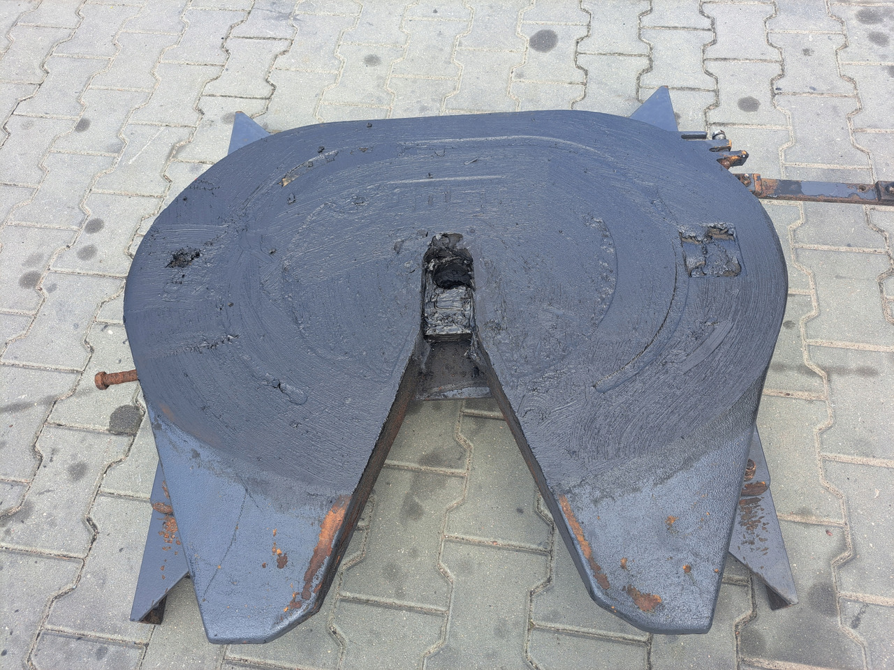 JOST SIODŁO JOST 140 MM WSPORNIK VOLVO FH FM - وصلة العجلة الخامسة - شاحنة: صورة 3 JOST SIODŁO JOST 140 MM WSPORNIK VOLVO FH FM - وصلة العجلة الخامسة - شاحنة: صورة 3