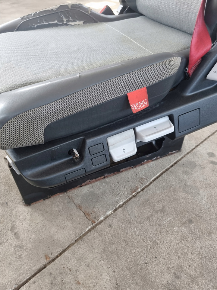 RENAULT FOTEL LEWY SIEDZENIE KIEROWCY RENAULT RANGE GAMA T C K - مقعد - شاحنة: صورة 4 RENAULT FOTEL LEWY SIEDZENIE KIEROWCY RENAULT RANGE GAMA T C K - مقعد - شاحنة: صورة 4