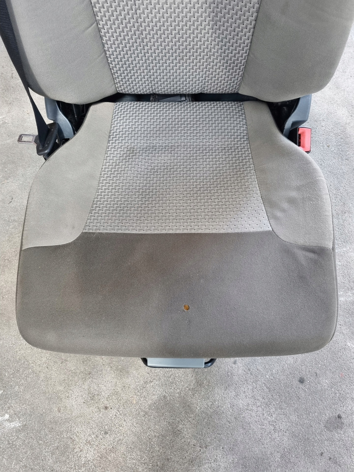 RENAULT FOTEL PNEUMATYCZNY PRAWY SIEDZENIE PASAŻERA RENAULT PREMIUM DXI LIFT - مقعد - شاحنة: صورة 5 RENAULT FOTEL PNEUMATYCZNY PRAWY SIEDZENIE PASAŻERA RENAULT PREMIUM DXI LIFT - مقعد - شاحنة: صورة 5