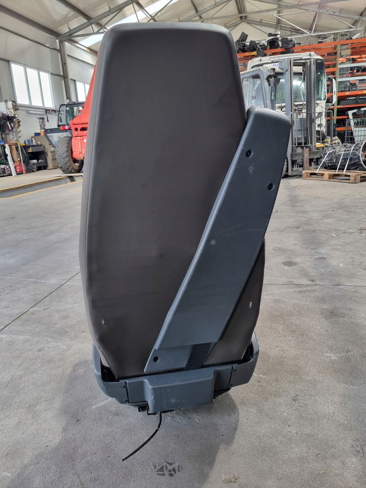 RENAULT FOTEL PNEUMATYCZNY PRAWY SIEDZENIE PASAŻERA RENAULT PREMIUM DXI LIFT - مقعد - شاحنة: صورة 3 RENAULT FOTEL PNEUMATYCZNY PRAWY SIEDZENIE PASAŻERA RENAULT PREMIUM DXI LIFT - مقعد - شاحنة: صورة 3