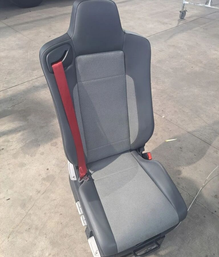 RENAULT FOTEL PRAWY SIEDZENIE PASAŻERA RENAULT RANGE GAMA T C K - مقعد - شاحنة: صورة 1 RENAULT FOTEL PRAWY SIEDZENIE PASAŻERA RENAULT RANGE GAMA T C K - مقعد - شاحنة: صورة 1