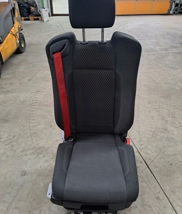 RENAULT FOTEL SIEDZENIE PASAŻERA RENAULT RANGE GAMA T C K - مقعد - شاحنة: صورة 3 RENAULT FOTEL SIEDZENIE PASAŻERA RENAULT RANGE GAMA T C K - مقعد - شاحنة: صورة 3