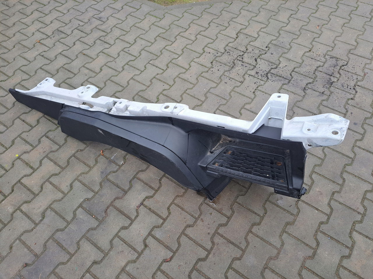 RENAULT STOPNICA GÓRNA STOPIEŃ PRAWY RENAULT GAMA T RANGE - عتبة باب السيارة - شاحنة: صورة 4 RENAULT STOPNICA GÓRNA STOPIEŃ PRAWY RENAULT GAMA T RANGE - عتبة باب السيارة - شاحنة: صورة 4