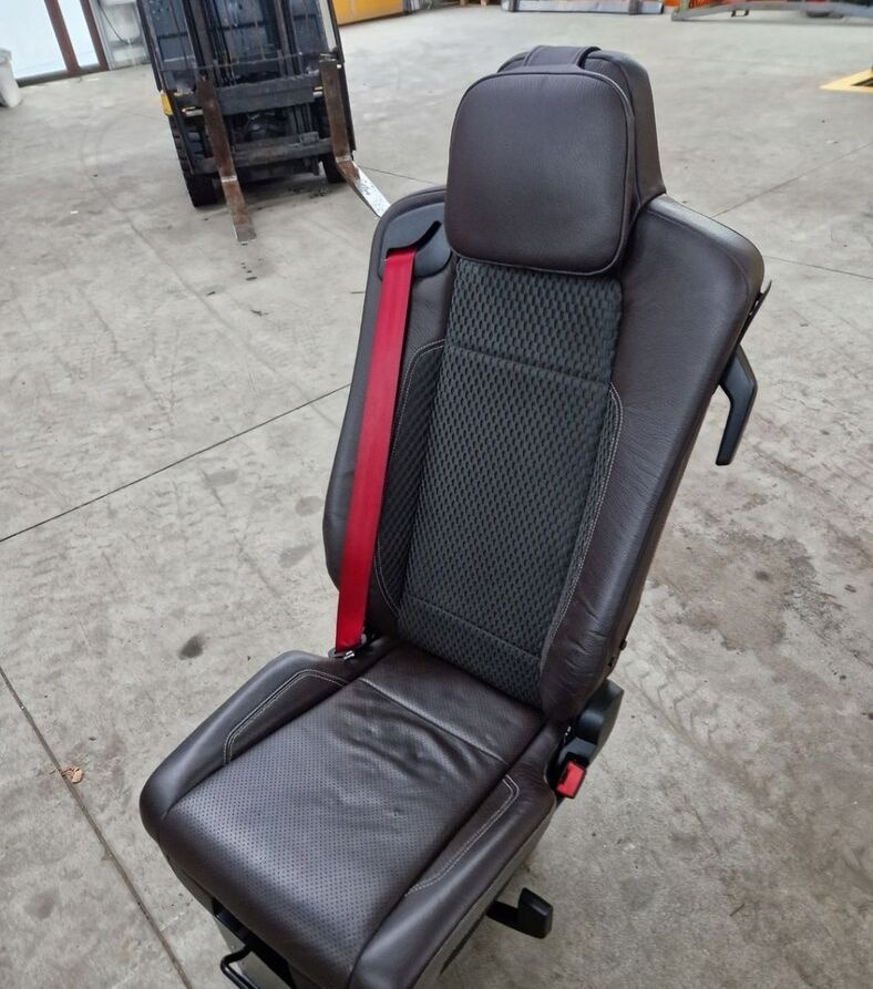 Renault FOTEL SIEDZENIE PASAŻERA RENAULT RANGE GAMA T C K OBROTOWY OBRAC - مقعد - شاحنة: صورة 1 Renault FOTEL SIEDZENIE PASAŻERA RENAULT RANGE GAMA T C K OBROTOWY OBRAC - مقعد - شاحنة: صورة 1