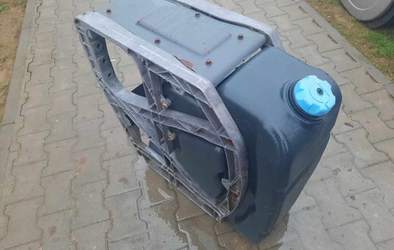 Renault GAMA - خزان AdBlue (محلول من اليوريا والماء) - شاحنة: صورة 1 Renault GAMA - خزان AdBlue (محلول من اليوريا والماء) - شاحنة: صورة 1
